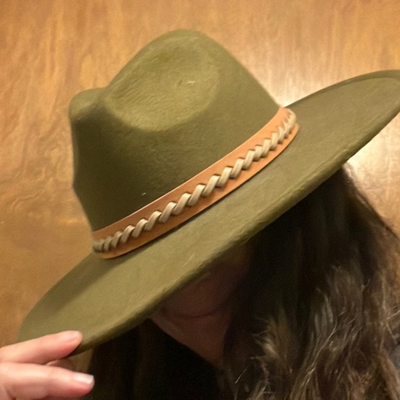 Olive Green Wide Brim Hat with Tan Band - Picture 3 of 3